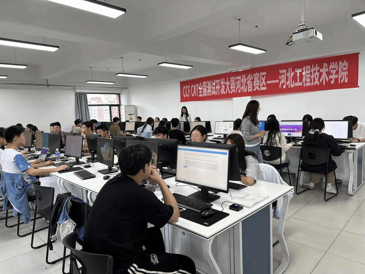 河北工程技術(shù)學院網(wǎng)絡空間安全學院成功承辦2024年度中國計算機應用技術(shù)大賽全國測試開發(fā)大賽河北省選拔賽